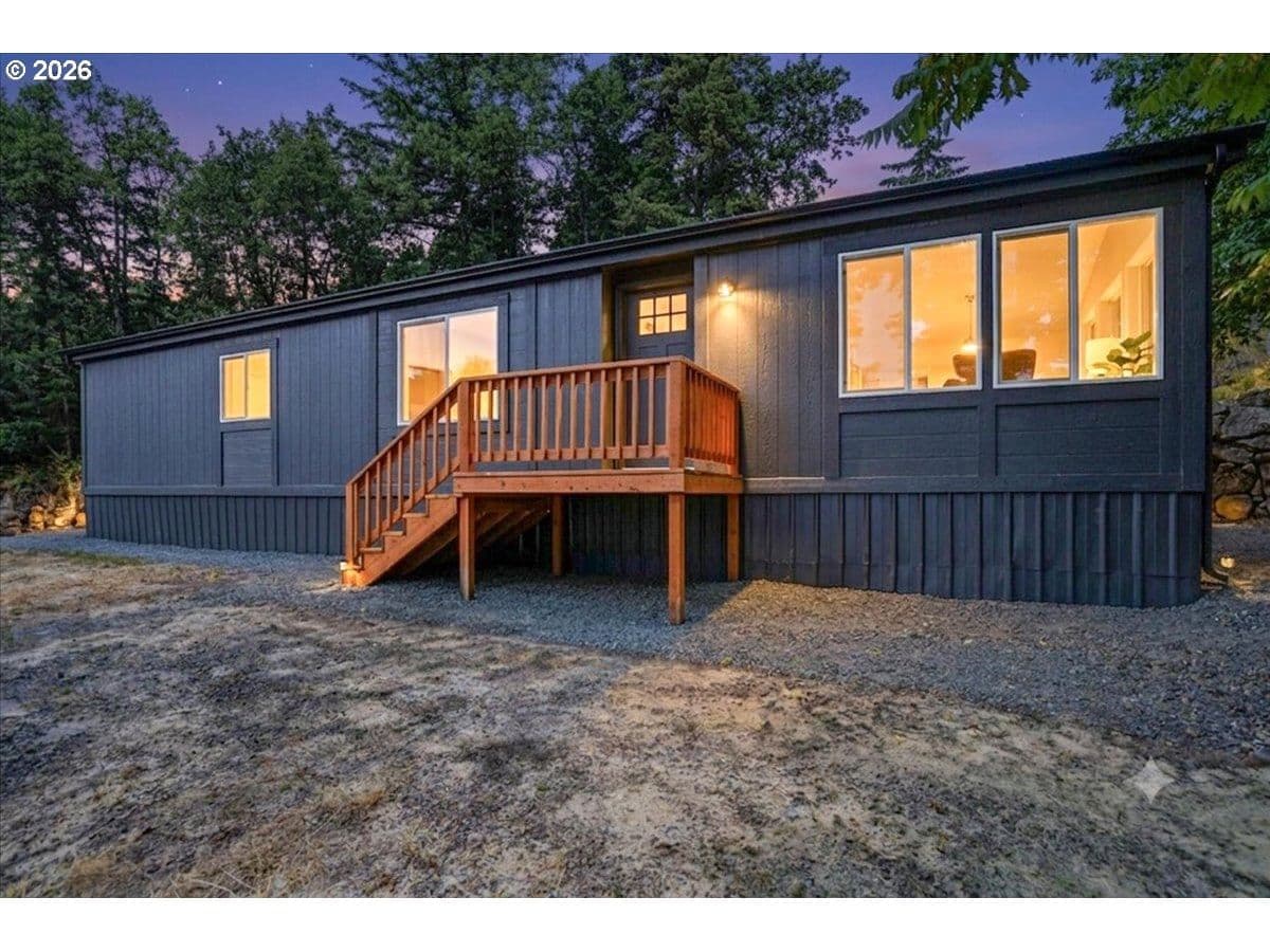 Listing photo 1 of 6