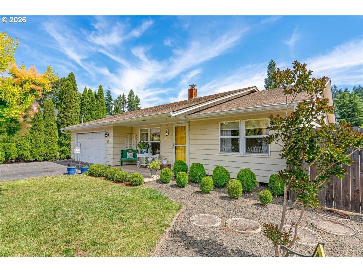 Listing photo 1 of 6