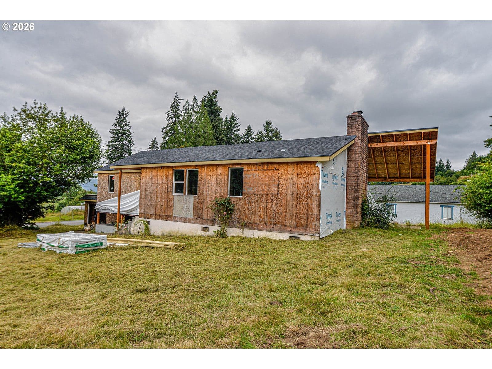 Listing photo 1 of 6
