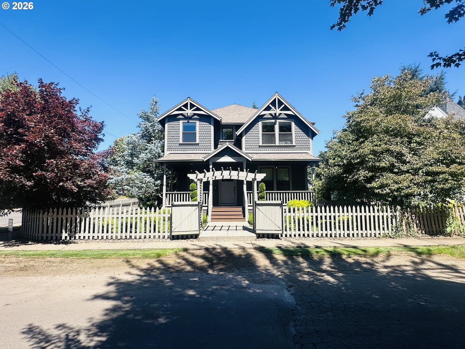 Listing photo 1 of 3