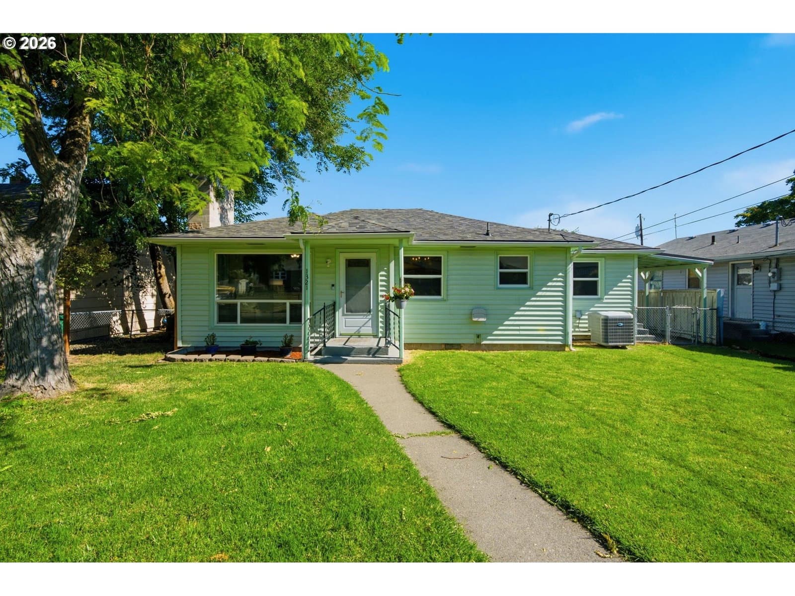Listing photo 1 of 6