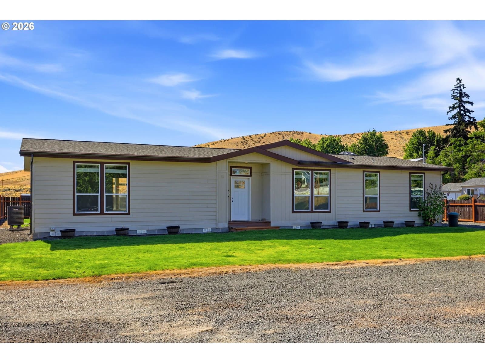Listing photo 1 of 6