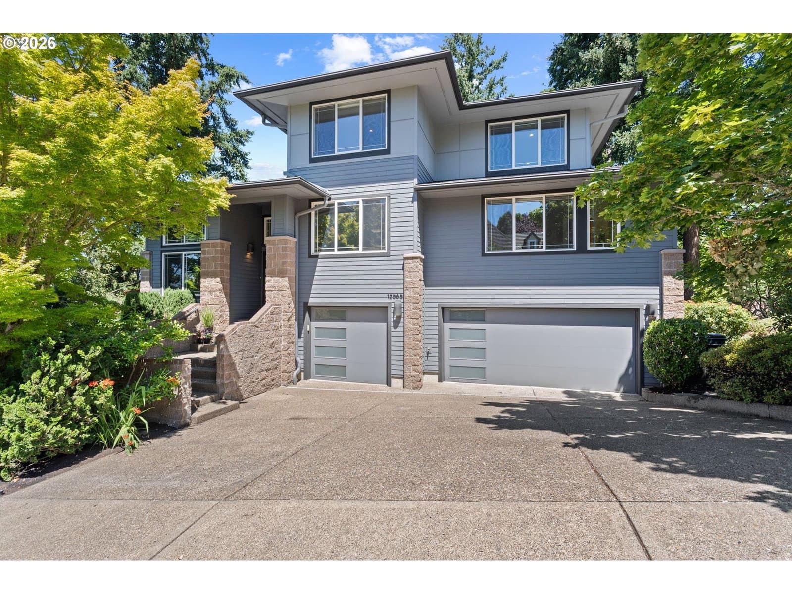 Listing photo 1 of 6
